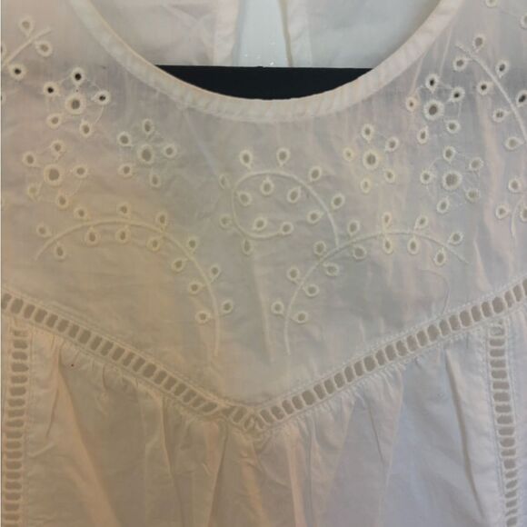 Abercrombie & Fitch White Sleeveless Top - Picture 2 of 4